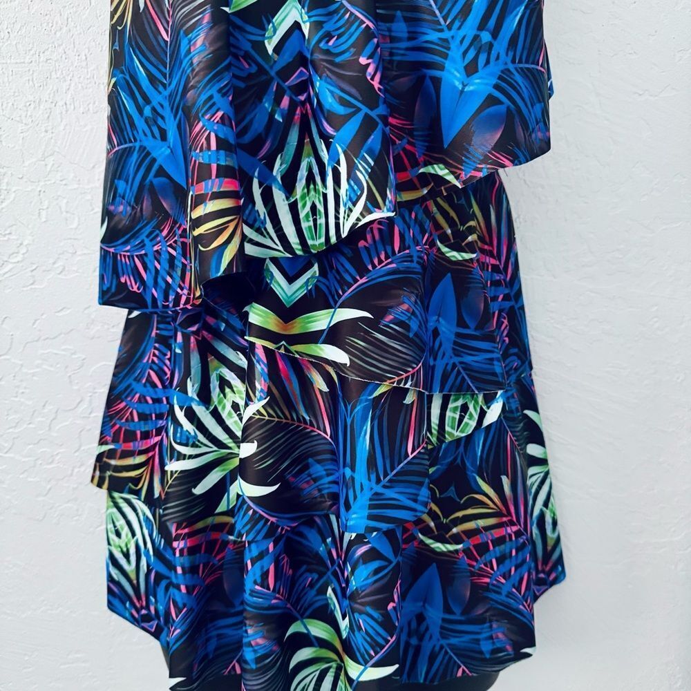 Tropical Leaf Print Ruffle Swimsuit - Picture 3 of 11